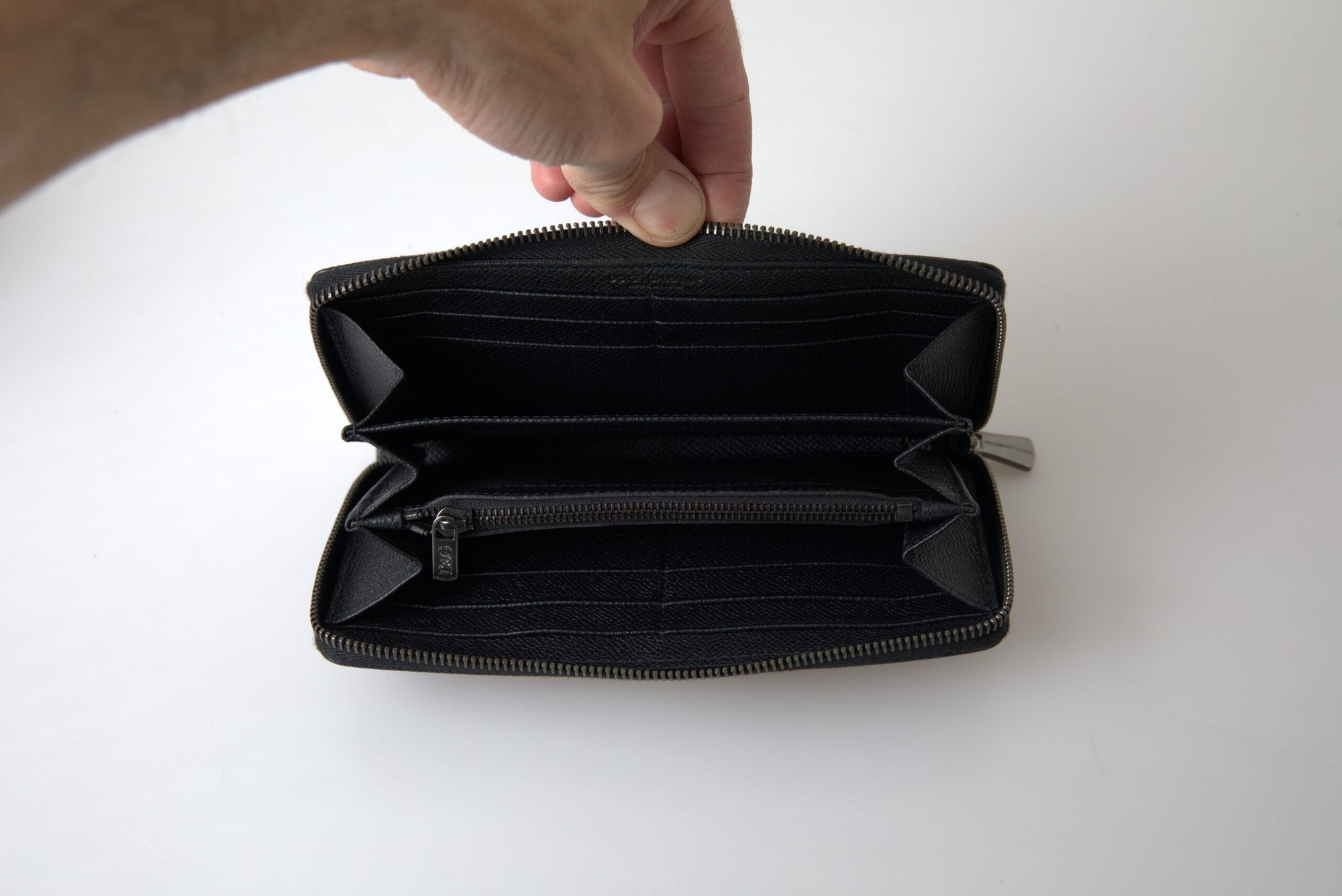 Elegant Black Leather Zip Wallet