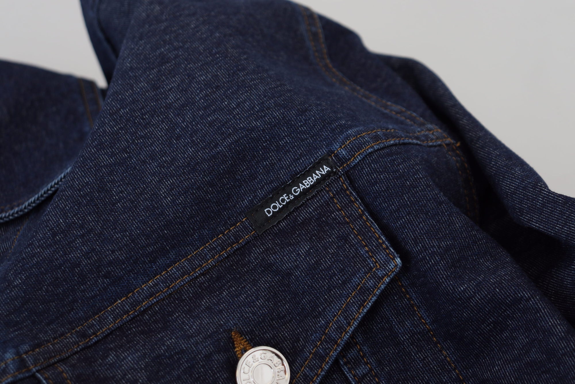 Elegant Blue Denim Button-Down Jacket