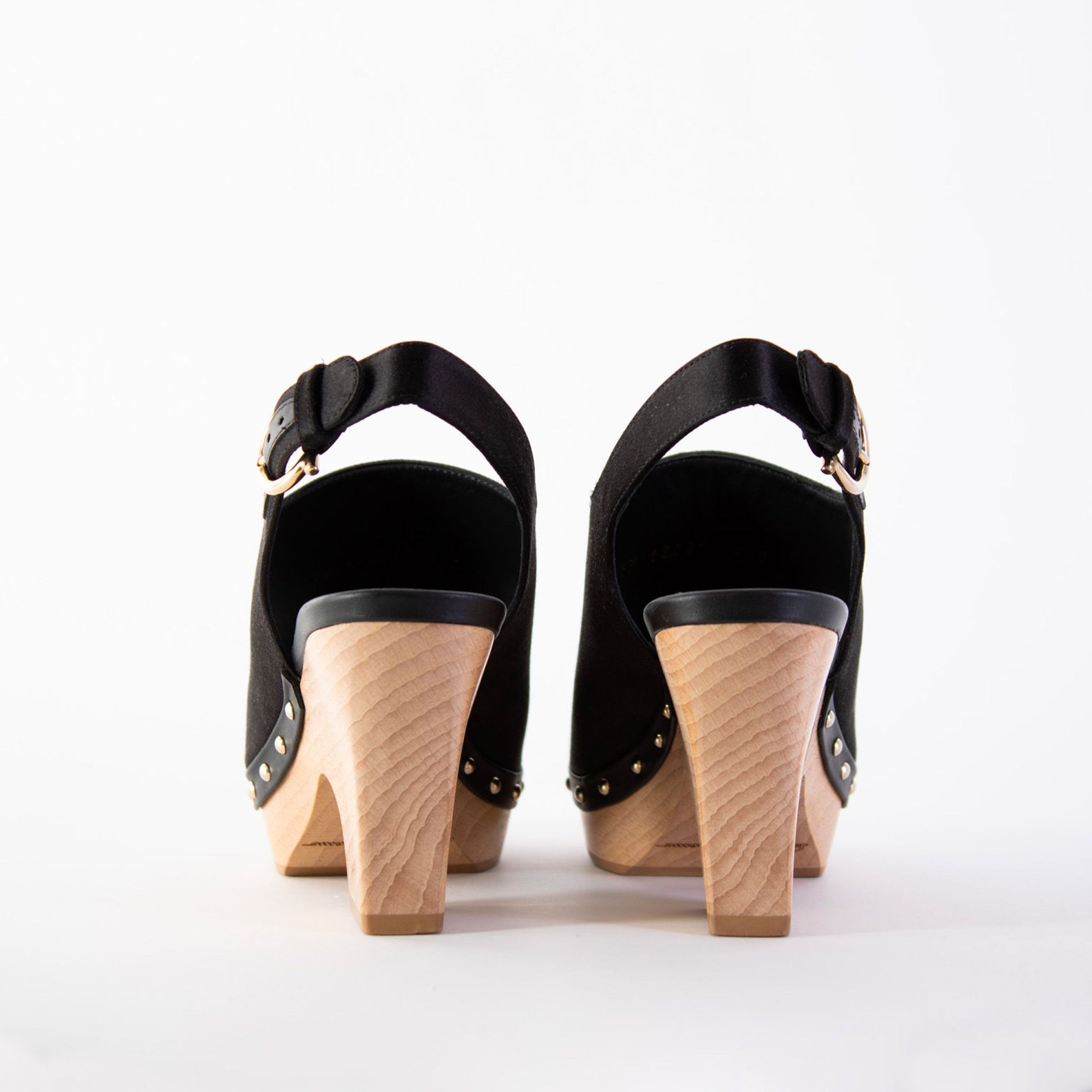 Chic Susanne Black Wedge Sandals