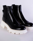 Elegant Leather Chelsea Boots with Flared Sole